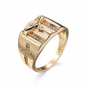 Europese Cross Ring Micro Pave Zirconia Diamond 18K Vergulde Man Vrouwen Cross Christian Ringen