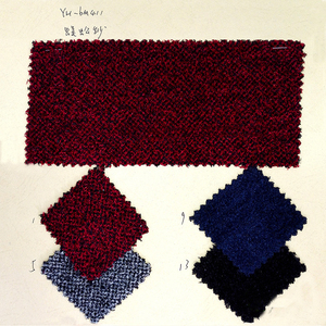 Vente en gros 500 g/m² Tissu polyester brossé Couleur unie Polaire tricotée pour vêtements Laine artificielle Cachemire pour vêtements - Product Image 6