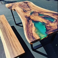 Grande table à manger en bois de noyer en résine époxy bleu clair pour salon