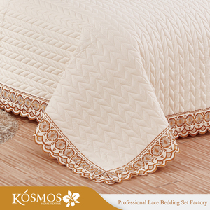 Set di Biancheria da <span class=keywords><strong>Letto</strong></span> KOSMOS 3 Pezzi in Policotone con Ricamo, Copriletto Tinta Unita con Pizzo, Tecnica Tessuta <span class=keywords><strong>per</strong></span> Uso Domestico - Product Image 4