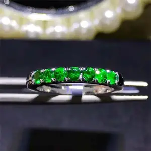 Perhiasan Cincin Batu Permata Terbaru Desain 18K Emas 0,36 Ct Cincin Zamrud Hijau Alami untuk Wanita