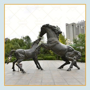 Estatua de caballo de bronce abstracto de Arte Moderno tamaño real para decoración de bienes raíces - Product Image 3