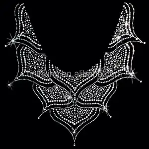 Commercio all'ingrosso di cristallo con scollatura di cristallo Strass Design Hotfix motivo trasferimento di Strass con Flatback per <span class=keywords><strong>abiti</strong></span> di dimensioni personalizzate - Product Image 1