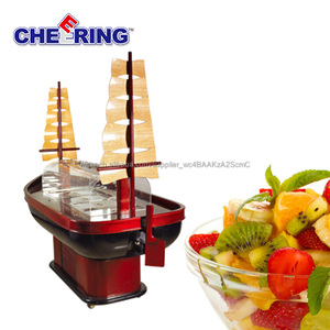 Chine fabricant OEM luxe bateau forme <span class=keywords><strong>buffet</strong></span> affichage en bois <span class=keywords><strong>vitrine</strong></span> <span class=keywords><strong>réfrigérée</strong></span> pour la restauration avec CE - Product Image 1