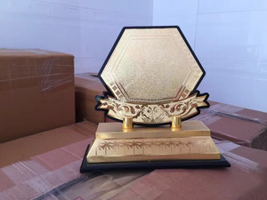 2017 جديد تصميم المملكة العربية السعودية الأسود أكريليك معدن مطلي بالذهب الكأس مع المعادن قاعدة خشبية JKC-014 - Product Image 5