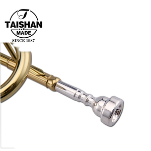 Corpo in ottone Bb tono tromba con bocca 7C custodia e cinghie - Product Image 6