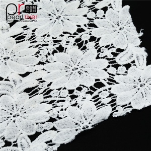 Tissus <span class=keywords><strong>en</strong></span> dentelle de coton <span class=keywords><strong>guipure</strong></span> à fleurs blanches brodées pour robes de mariée pour femmes - Product Image 2