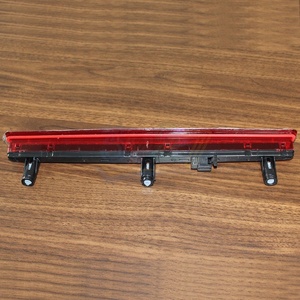 <span class=keywords><strong>Feu</strong></span> <span class=keywords><strong>stop</strong></span> LED central de haut niveau pour <span class=keywords><strong>VW</strong></span> Transporter Multivan <span class=keywords><strong>T5</strong></span> T6 2003 - 2014 OE 7E0 945 097 - Product Image 3