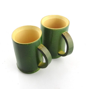 Tazza da caffè in bambù di colore verde naturale con manico - Product Image 1