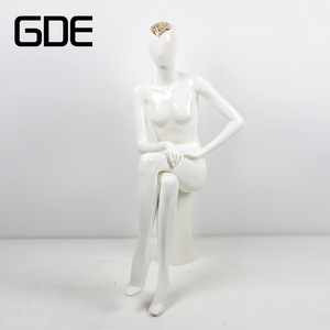 Maniquíes Femeninos de Cuerpo Completo con Acabado Brillante para Exhibición en Tiendas - Product Image 6