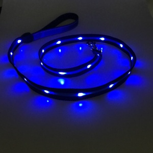 <span class=keywords><strong>Popular</strong></span> nuevo productos para mascotas USB recargable Collar estilo luz Flash <span class=keywords><strong>LED</strong></span> Collar de perro Correa - Product Image 2