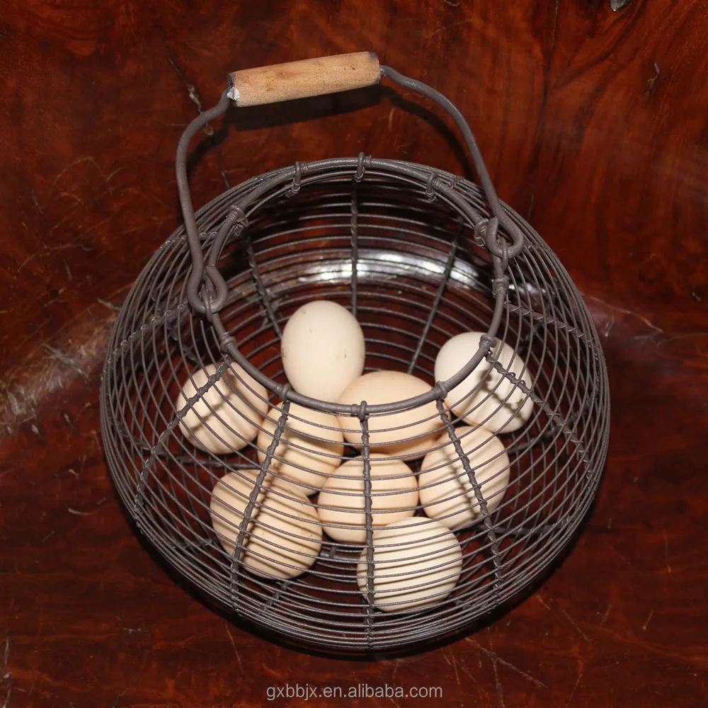 Factory Direct Sale Oval Metal Wire Storage Egg Collecting Basket With Wooden Handle
