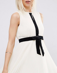 Occasion de femmes Plissée Robe Patineuse avec Contraste <span class=keywords><strong>Arc</strong></span> - Product Image 3