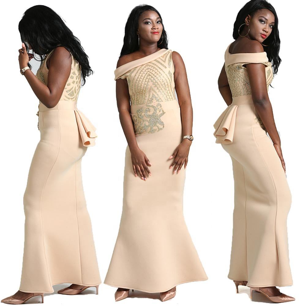 model robe ceremonie