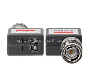 CCTV 同轴 BNC 视频和电源 Balun 收发器 CAT5 直角