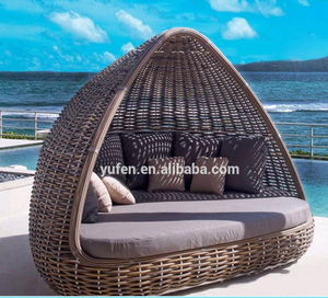 Lettino Rotondo da Esterno in Vimini con Baldacchino - Product Image 2