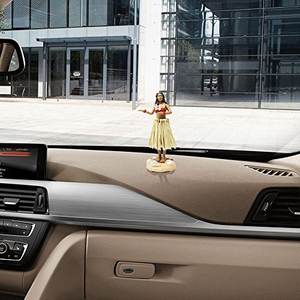 Mini poupée hawaïenne en polyrésine avec ukulélé, figurines de collection, cadeaux pour la décoration, 4,5 pouces de haut - Product Image 5