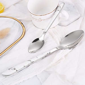 Nhà Sản Xuất Đá Cẩm Thạch Nhựa Xử Lý Dao Kéo Muỗng Nĩa Dao Cà Phê Bộ Cắm Trại Xách Tay Thép Không Gỉ Flatware - Product Image 4