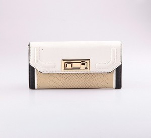 5286 Cartera para mujer con contraste de colores y acabado cocodrilo para toda las ocaciones, moderno , bonito y economico. - Product Image 2