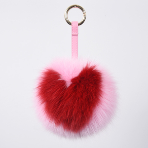 <span class=keywords><strong>Porte</strong></span>-<span class=keywords><strong>clés</strong></span> pompons en <span class=keywords><strong>fourrure</strong></span> de renard <span class=keywords><strong>véritable</strong></span> Nouveau design de sac breloque motif coeur pompons en <span class=keywords><strong>fourrure</strong></span> - Product Image 2