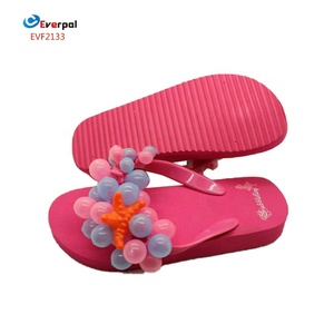 Sandalias para mujer con cuentas lisas, respetuosas con el medio ambiente - Product Image 1
