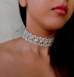 Queena nueva moda modelo de cristal de las mujeres declaración largo grueso mujeres gargantilla collar