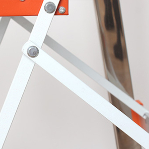 Escalera Plegable Portátil Moderna para el Hogar, de Acero Inoxidable, Certificación EN131, para Uso en Apartamentos, 3 Peldaños, Capacidad de Carga de 150 kg - Product Image 3