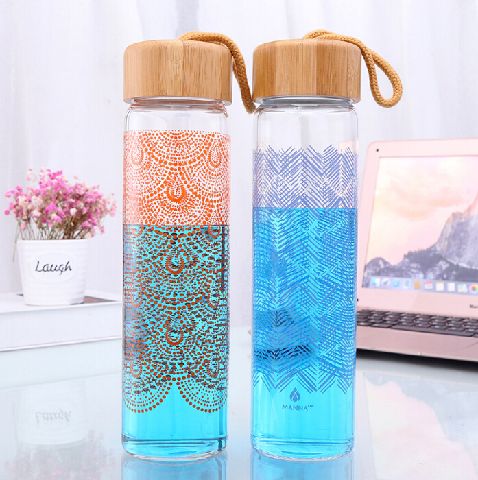 Wholesale Logo Printed retail  Single Wall  borosilicate glass Water Bottles With Bamboo Lid