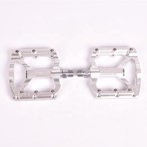 Pédale de vélo en alliage d'aluminium anodisé argenté sur mesure, service de fabrication CNC et usinage de métaux - Product Image 6