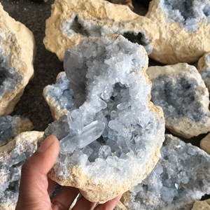 Cristallo minerale naturale guarigione <span class=keywords><strong>pietre</strong></span> grezze geode blu celeste campione per la decorazione - Product Image 1