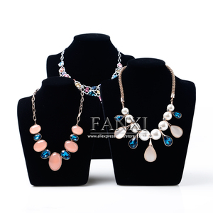 Exhibidor de Joyería de Terciopelo Negro de Lujo Personalizado de Fábrica China al por Mayor para Collares, Maniquí de Joyería para Cuello - Product Image 4