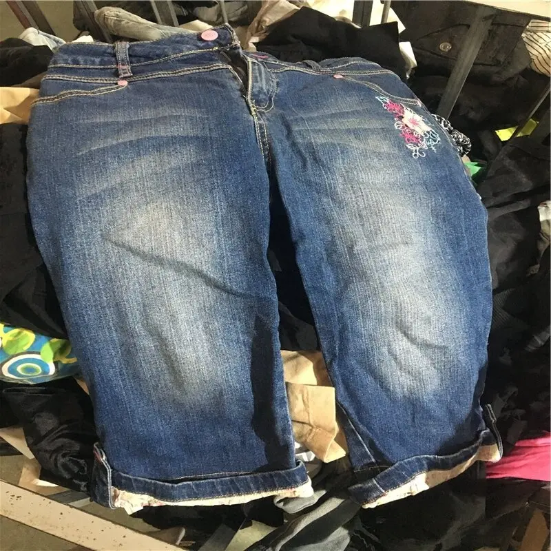 Export nach Sambia gebrauchte sortierte Männer Jeans verwendet UK Ballen gebrauchte Kleidung Großhandel