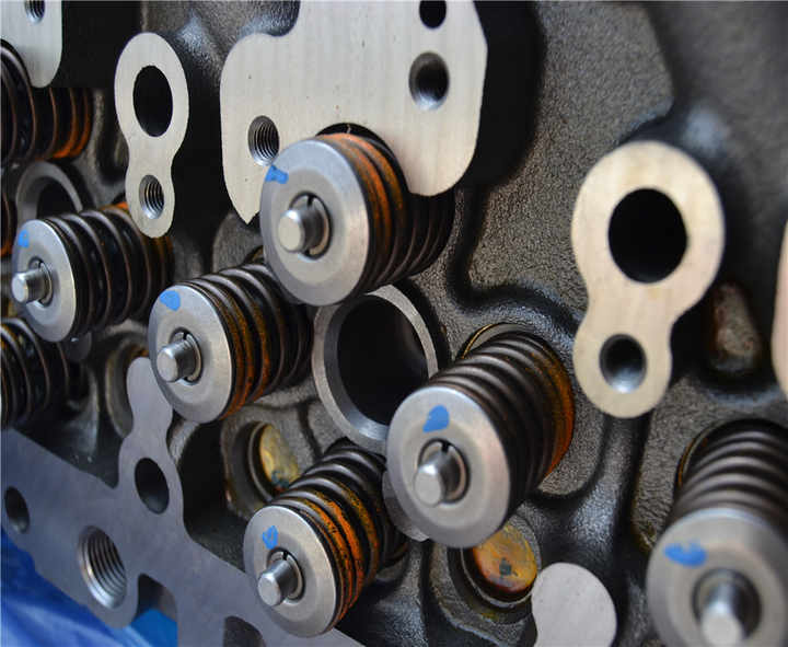 Hot selling QSB6.7 engine parts cylinder head 5361627 5339816 