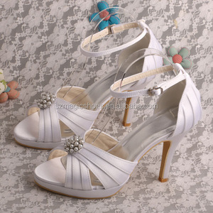 <span class=keywords><strong>Scarpe</strong></span> da Sposa Super Eleganti <span class=keywords><strong>Bianche</strong></span> <span class=keywords><strong>con</strong></span> Tacco Alto e Plateau - Product Image 1