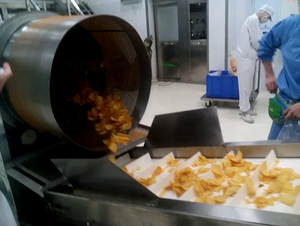 Ligne de production de chips de pommes de terre semi-automatique 100 kg/h dans les machines à snacks - Product Image 4