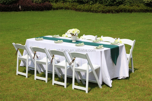 Chaise pliante d'extérieur en résine plastique blanche rembourrée de style Wimbledon pour événements de mariage et location en Amérique - Product Image 2