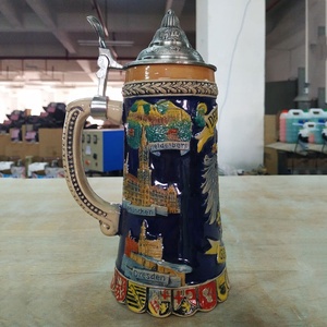 Vente en gros <span class=keywords><strong>de</strong></span> mugs à <span class=keywords><strong>bière</strong></span> en céramique <span class=keywords><strong>allemande</strong></span> personnalisés <span class=keywords><strong>avec</strong></span> <span class=keywords><strong>couvercle</strong></span> en métal, capacité <span class=keywords><strong>de</strong></span> 22 oz, pour cadeaux d'affaires - Product Image 3