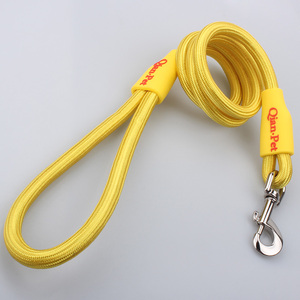 Correa de perro suave de poliéster de cuerda redonda duradera con logotipo personalizado con patrón de impresión y decoración de piel de lujo elegante estilo moderno - Product Image 2