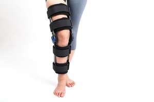 Medische Verstelbare <span class=keywords><strong>Articulatio</strong></span> <span class=keywords><strong>Genus</strong></span> Externe Rom Kniegewricht Fixer Orthopedische Scharnierende Knie Brace - Product Image 4