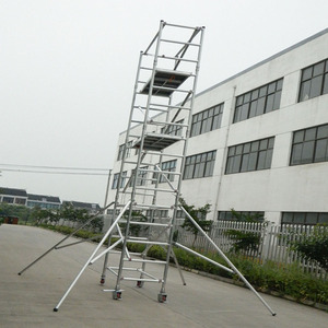 Échafaudage en aluminium à double largeur de 4,5 m de hauteur et 5,5 m de garde-corps à vendre - Product Image 2