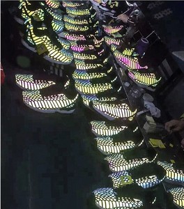 รองเท้าสะท้อนแสงสีรุ้งที่มีแสงสว่างสูงสเก็ตบอร์ดซูเปอร์สตาร์ดั้งเดิมวัสดุส่วนบนสำหรับกีฬากลางแจ้งการวิ่งเพื่อความปลอดภัย - Product Image 4