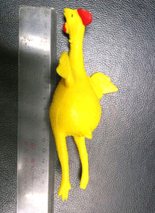 Juguetes Promocionales Divertidos, Huevos de Pascua de Plástico Suave Amarillo, Pollo que Pone Huevos - Product Image 5
