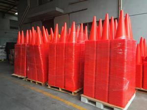 2025 Hete Verkoop Pvc Verkeerskegel Fabriek Prijs Verkeer Kegel Gebruikt Voor Kruising Weg 450 700 900 Mm Pvc Kegel - Product Image 4