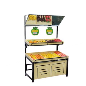 Gli scaffali del supermercato mostrano frutta e verdura usati - Product Image 4
