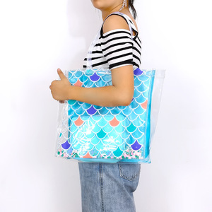 Venta al por mayor de <span class=keywords><strong>la</strong></span> playa holográfica bolsas de plástico a prueba de agua brillante claro de Pvc de <span class=keywords><strong>moda</strong></span> bolso - Product Image 1
