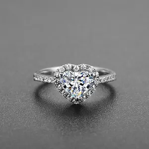 Nhẫn Cưới Vàng Trắng 18K Thiết Kế Đơn Giản Mới Nhất Nhẫn Cưới Kim Cương CZ Hình Trái Tim Dành Cho Nữ R841-M - Product Image 5