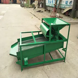 Agriculture machine uses gravity table separating grain seed cleaner