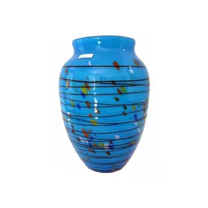 Vaso de vidro do murano azul bonito