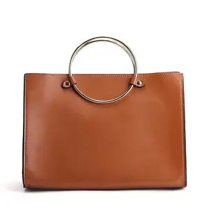 2018 new leather handbags European and American fashion retro ladies cowhide ring portable diagonal package