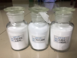 Miscela secca del <span class=keywords><strong>PVC</strong></span> del carbonato di calcio della polvere del composto dell'estrusione di Upvc per il biossido di titanio dell'estrusione dei profili della finestra del <span class=keywords><strong>pvc</strong></span> - Product Image 4